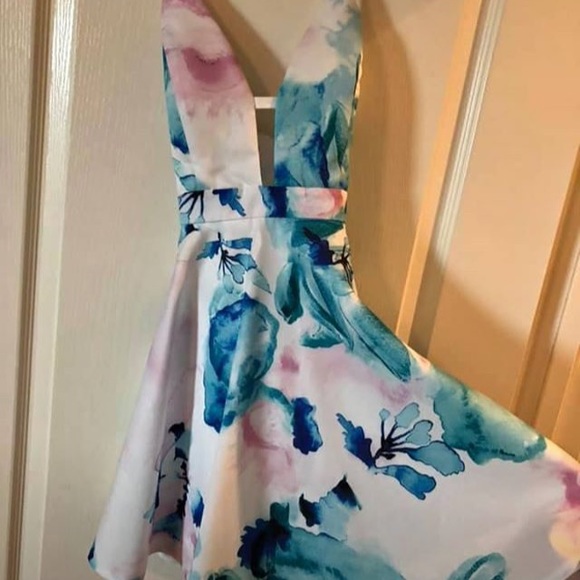 Windsor Dresses & Skirts - Spring dress